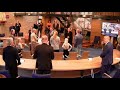 Cees van den Bos in kleine kring geïnstalleerd als nieuwe burgemeester