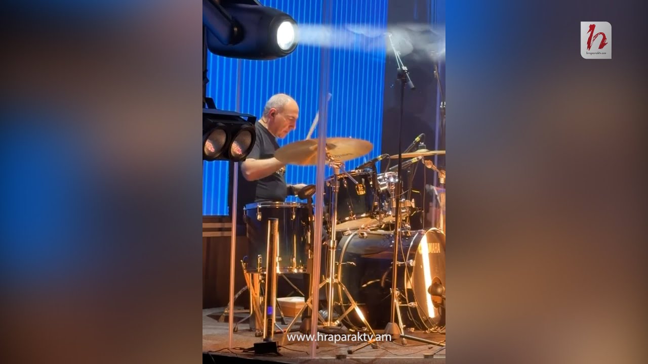 Փաշինյանը ժամանեց բեմ․ «դիսկոտեկը» մեկնարկեց