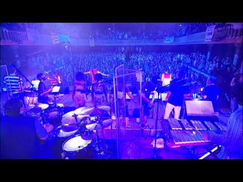 13   Amagada primavera - Txarango