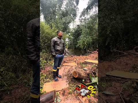 RUAS BLOQUEADAS E CASAS PENDURADAS NO BARNABÉS VEREADOR RONI BOI NO LOCAL