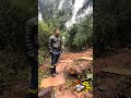 RUAS BLOQUEADAS E CASAS PENDURADAS NO BARNABÉS VEREADOR RONI BOI NO LOCAL