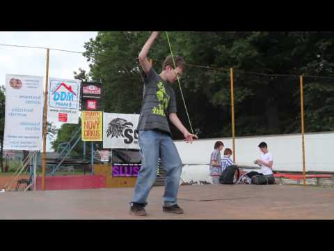 Žonglpárty 2011 - Vítek Paulík.