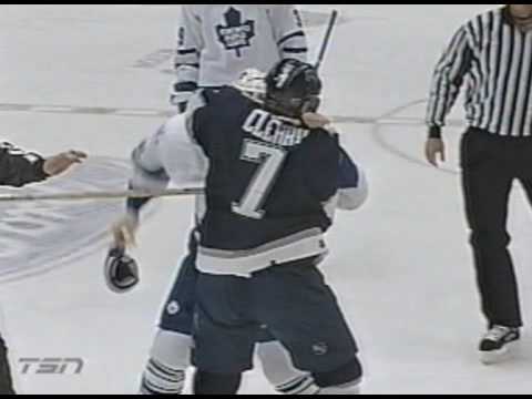 Danny Cleary vs Wade Belak