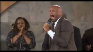 Pastor Donnie McClurkin Singing Imela by Minister Nathaniel Bassey