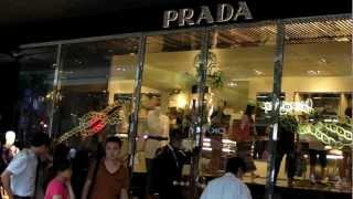preview picture of video 'Queues in Front of Luxury Brand Shops in Hong Kong'