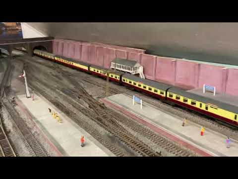 A1, 60118, Archibald Sturrock, heads ‘The West Riding’ into Gresley Jn