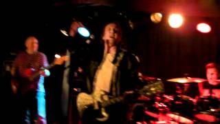 Broken Home-Hollywoods.MP4