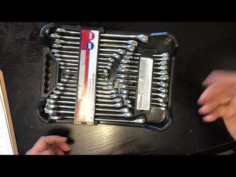 Hyper Tough 32 PIIECE Combination Wrench Set Model #40703 Metric & SAE with Stubby Sizes 12 Poiint