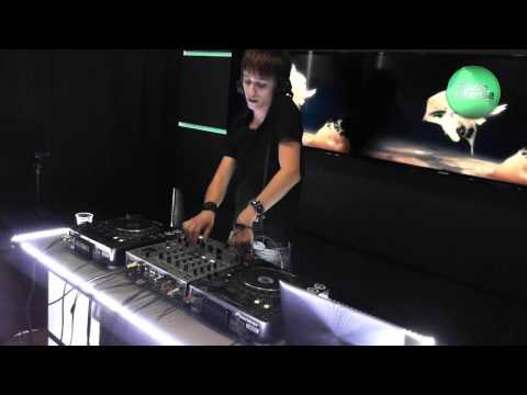 Ronski Speed Feat  Lucy Saunders   Rise Again Omnia Remix)  mp4