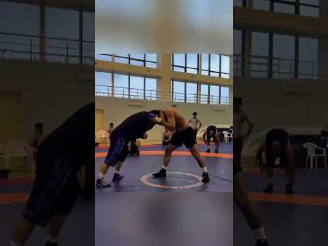 👀 Khamzat Chimaev Grapples with Olympic Champ Abdulrashid Sadulaev!#KhamzatChimaev #UFC319