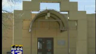 Guard accused of paying inmate to beat another