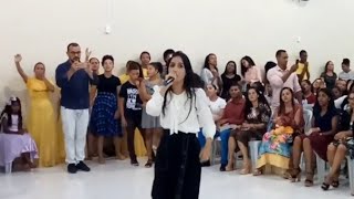 Tangela Vieira cantando  Você foi marcado pra vencer