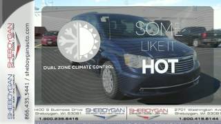 preview picture of video '2014 Chrysler Town & Country Madison WI Sheboygan, WI #B4906P'