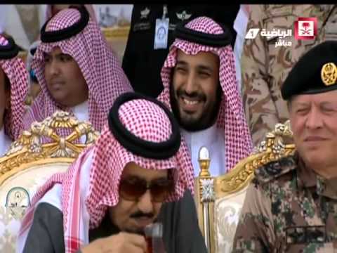 الرائد : مشعل بن محماس يلقي قصيدة أمام الملك / سلمان بن عبدالعزيز آل سعود -حفظه الله-