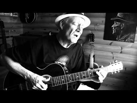 Catfish Blues - Fingerpicking Blues on a 1925 Gibson L3 - TAB avl