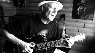 Catfish Blues - Fingerpicking Blues on a 1925 Gibson L3