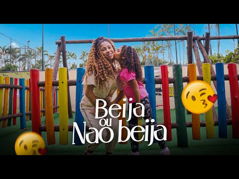 BEIJA OU NÃO BEIJA   ALICE PRINCESA DOS CACHOS e KAMILY VITAL (CLIPE OFICIAL)