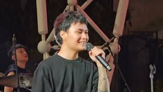 Download lagu Petrus Mahendra Mahen Pura Pura Lupa Live La Piazza Kelapa Gading 2025 mp3