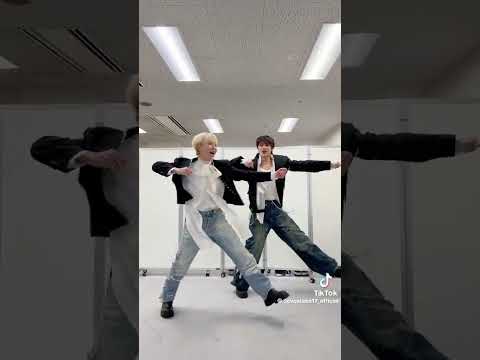 #jun & #seungkwan doing the CBZ (prime time) dance challenge 😊 #seventeencarat #seventeen #shorts