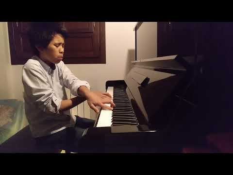 Bohemian Rhapsody QUEEN (Cover with Piano)
