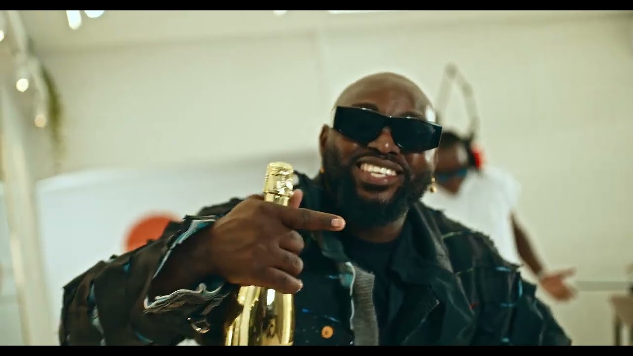 Classic Nova- Im a Hustler feat. Mr. Bow ( Video Oficial)