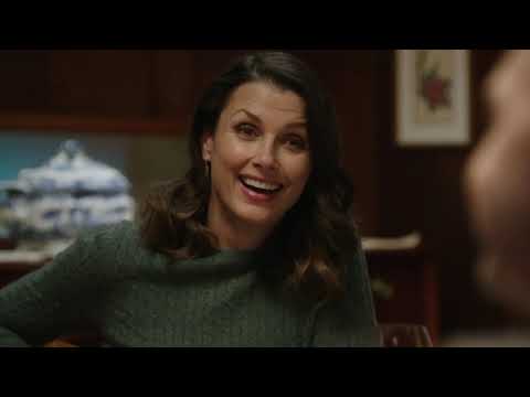 JAMIE PRESENTA A EDDIE COMO SU PROMETIDA A LOS REAGAN (8X22)