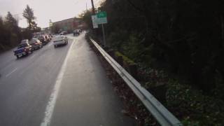 preview picture of video 'Red Station Wagon, Oregon 824 EZT, ignores green lane'