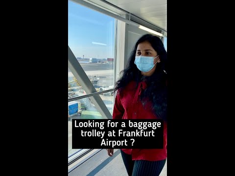 Procurando um carrinho de bagagem no aeroporto de Frankfurt?
