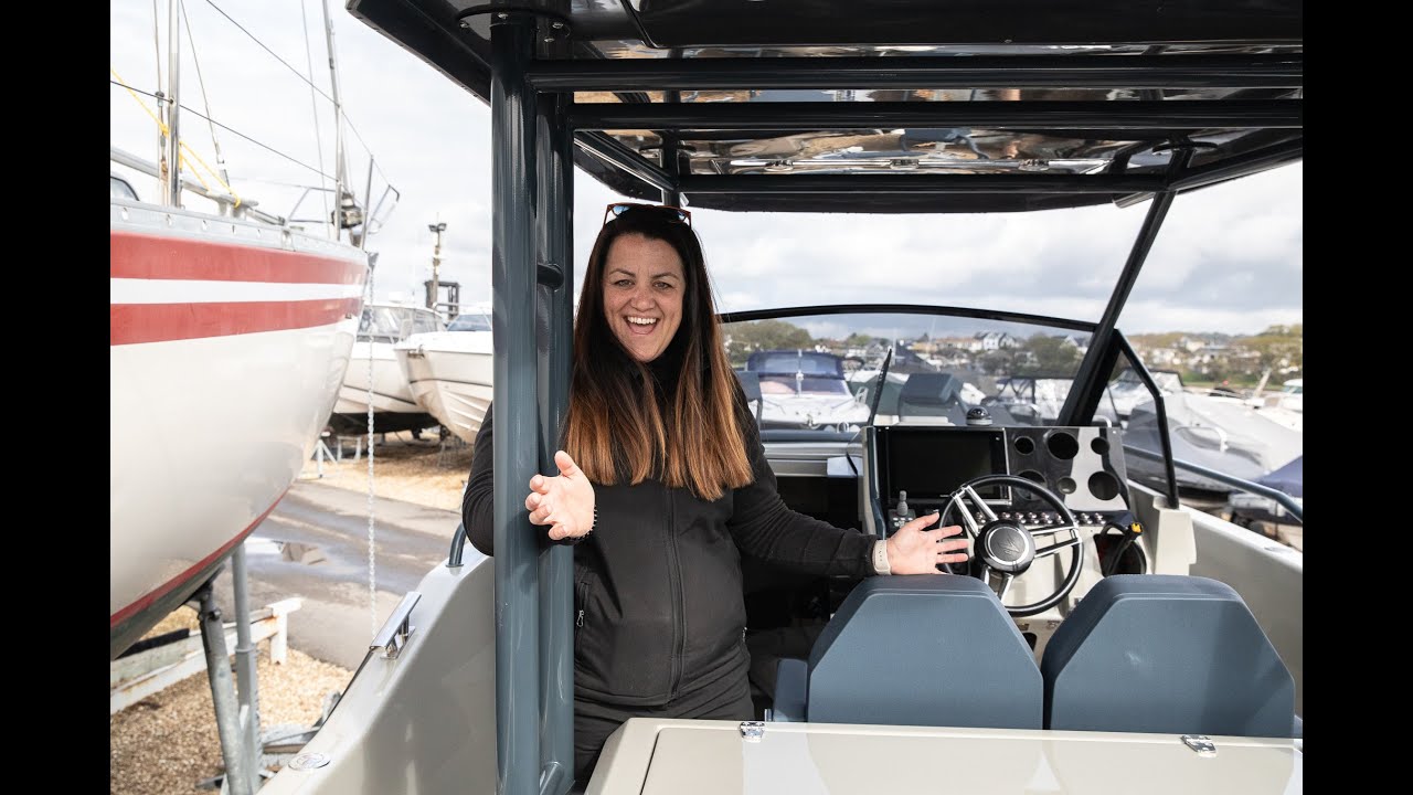 The Dromeas 28WA Walkaround