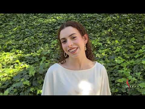 Las impactantes imágenes de la actriz que es el doble perfecto de Rocío Jurado en su esperado biopic