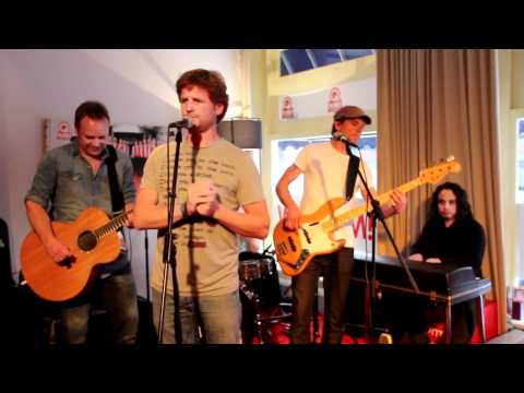 Q-music (NL): Racoon - No Mercy (live in het Q-hotel)