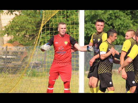 Łukasz Jaguszewski broni rzut karny w meczu Żak Jamielnik – LZS Frednowy 0:1. A–klasa, 18.06.2023