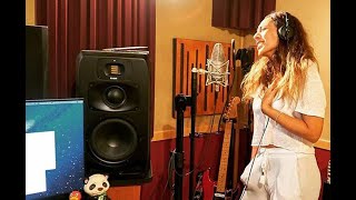 Mónica Naranjo - Sola (Directo en el Estudio)