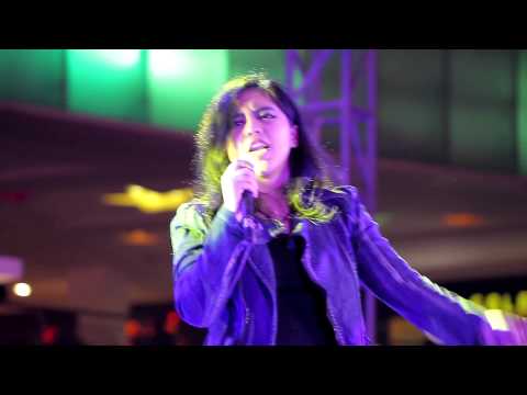 Ellysa Verdyana - Give Your Heart a Break (Demi Lovato) (cover) (Live at Surabaya Townsquare 2015)