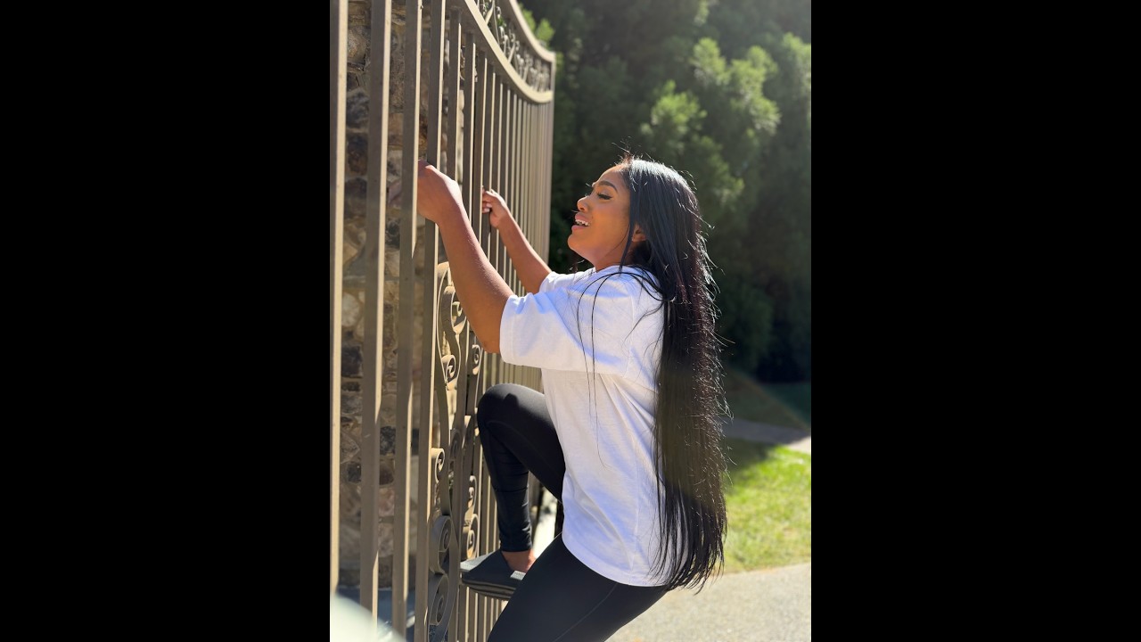 When AL catches Erica trying to ESCAPE!