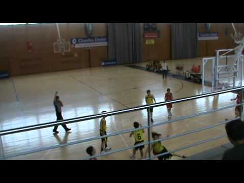 Entrada Àlex i falta rebuda contra el CB Castellar A.  Maig 2011