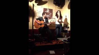Marilia Andrés canta "Entra" en Café de Alba (Murcia)