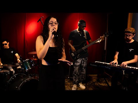 Back To Black (Amy Winehouse) - Cover by Nathalia Nirelli