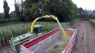 preview picture of video 'Mais Hakselen in Putten met de John Deere 7300'