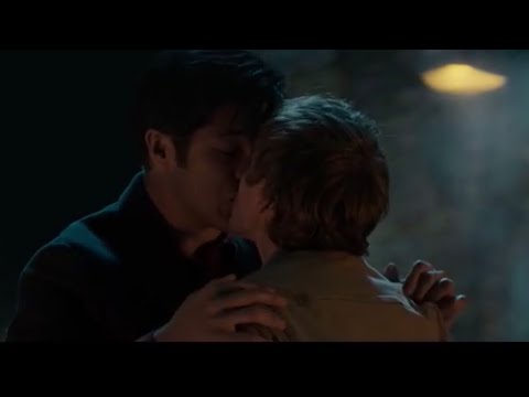 13 Reasons why 4x1 - Zach saves Alex (kiss scene)
