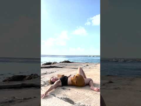 Yoga in 1 Minute: Reclined Twist (Supta Matsyendrasana) - Kimberlea Smarr