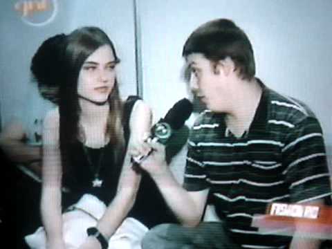 Isis Bataglia-De perto ninguem é normal com Fabio Porchat