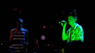 La Roux - Reflections Are Protection (live @ the Troubadour 7.24.09)