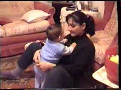 Şubat 2001 Atahan ve anne