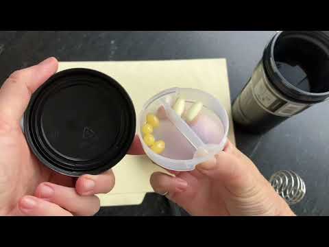 Blender bottle Prostak V2 shakes your life with your hands full