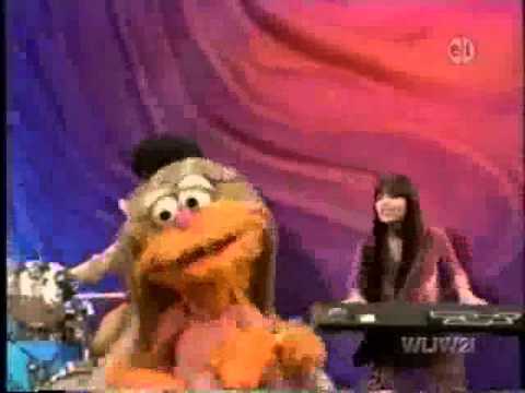 Sesame Street - Zoe sings Take Care of Your Hair