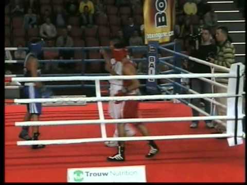 Waga 57kg Mario TAVALI (Komarno) vs Mateusz MAZIK (Rybnik) 3r.RSC POLSKA