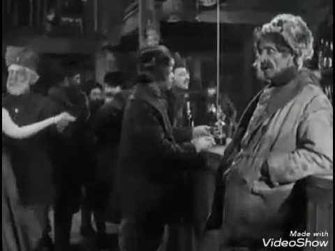Charlie Chaplin bailando ballenato