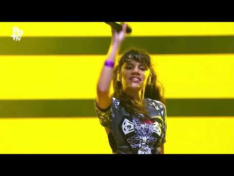 Rori pour Pukkelpop chante "Ma place "