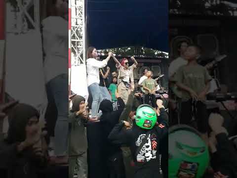 STORI WA SICANTIKNYA SKGR GOYANG MLETRE ASIK#vidiolucu#goyang